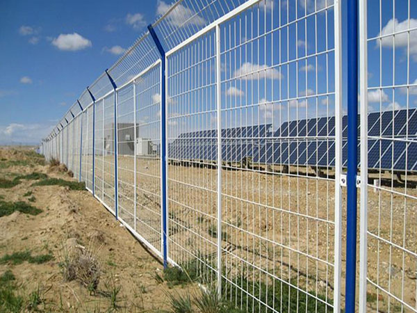 光伏發(fā)電護欄網